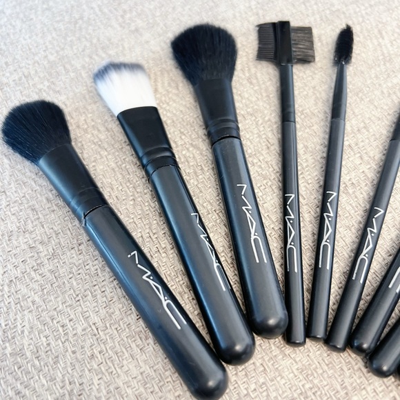 Mac 12-Piece Brush Set - Picture 3 of 5